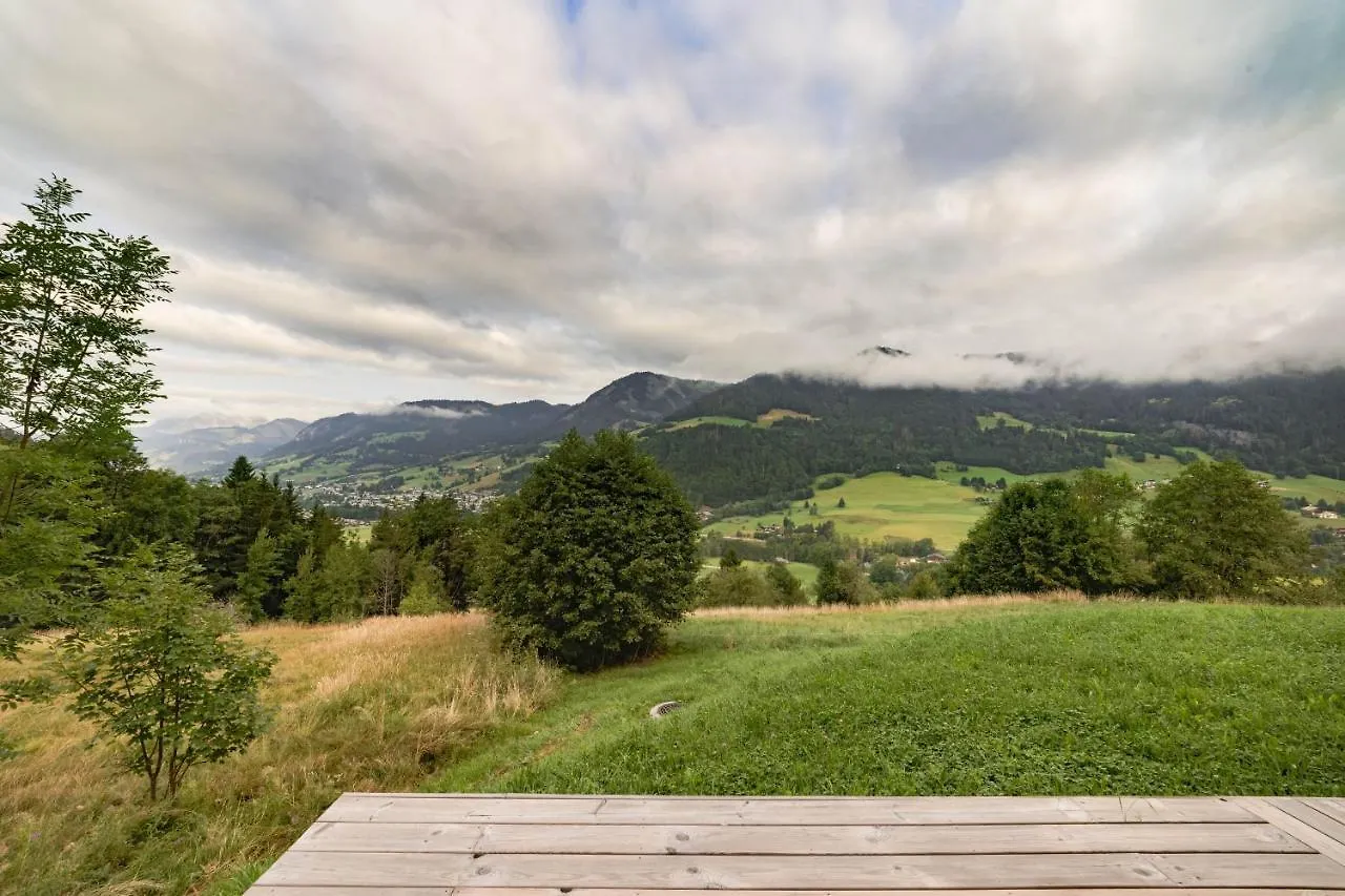Luxury Megeve Chalet, Sleeps 8 With Mountain Views And Jacuzzi Chalet