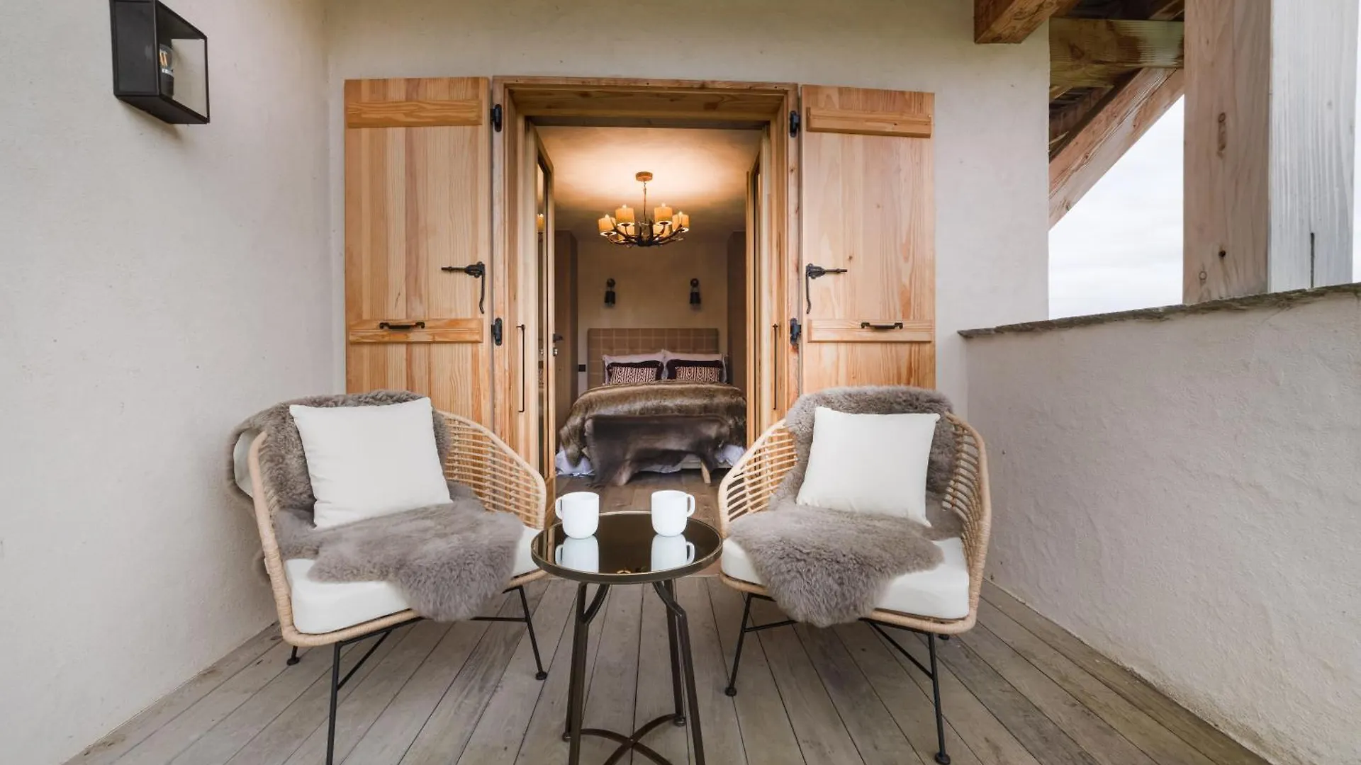 Chalet Luxury Megeve Chalet, Sleeps 8 With Mountain Views And Jacuzzi