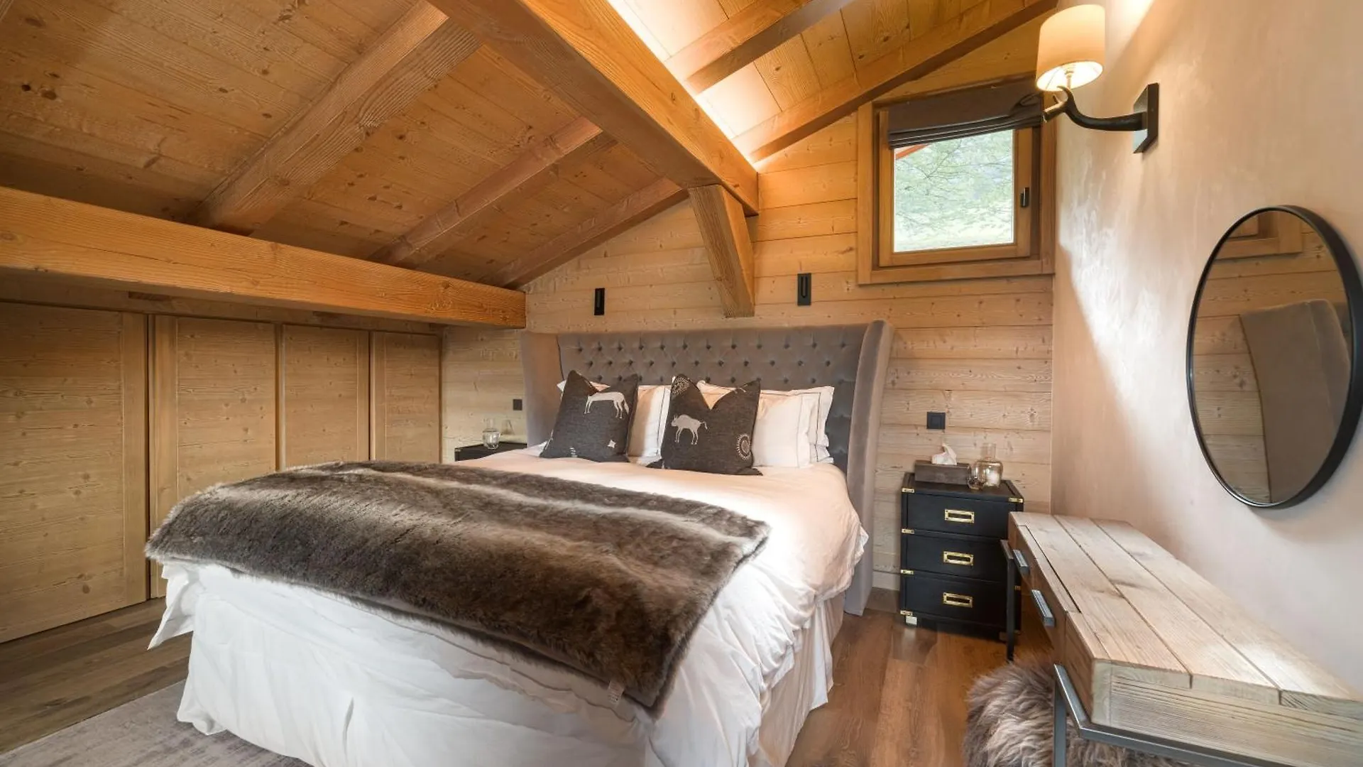 Chalet Luxury Megeve Chalet, Sleeps 8 With Mountain Views And Jacuzzi