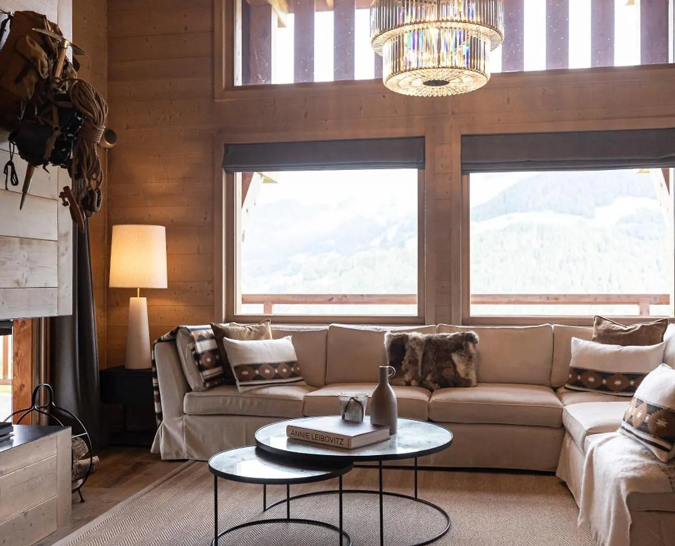 Luxury Megeve Chalet, Sleeps 8 With Mountain Views And Jacuzzi