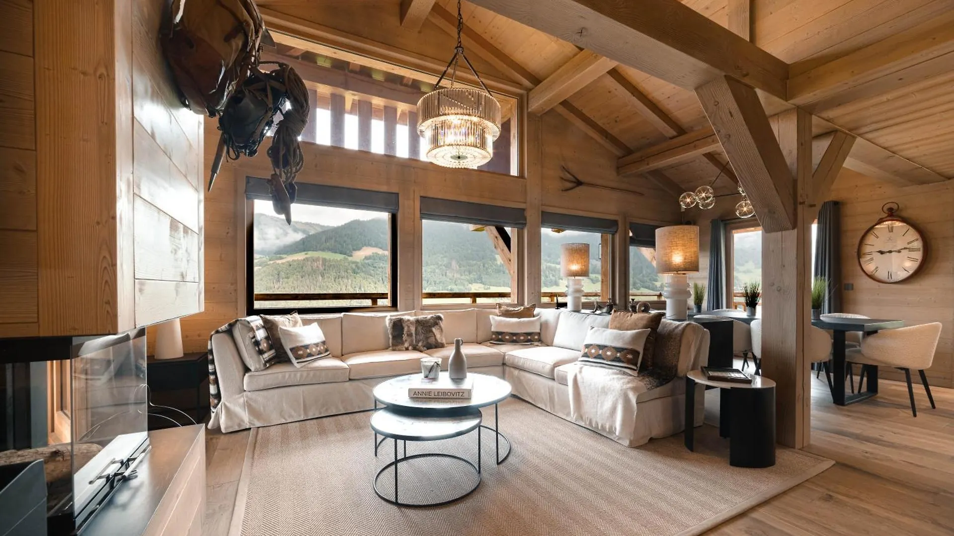 Chalet Luxury Megeve Chalet, Sleeps 8 With Mountain Views And Jacuzzi