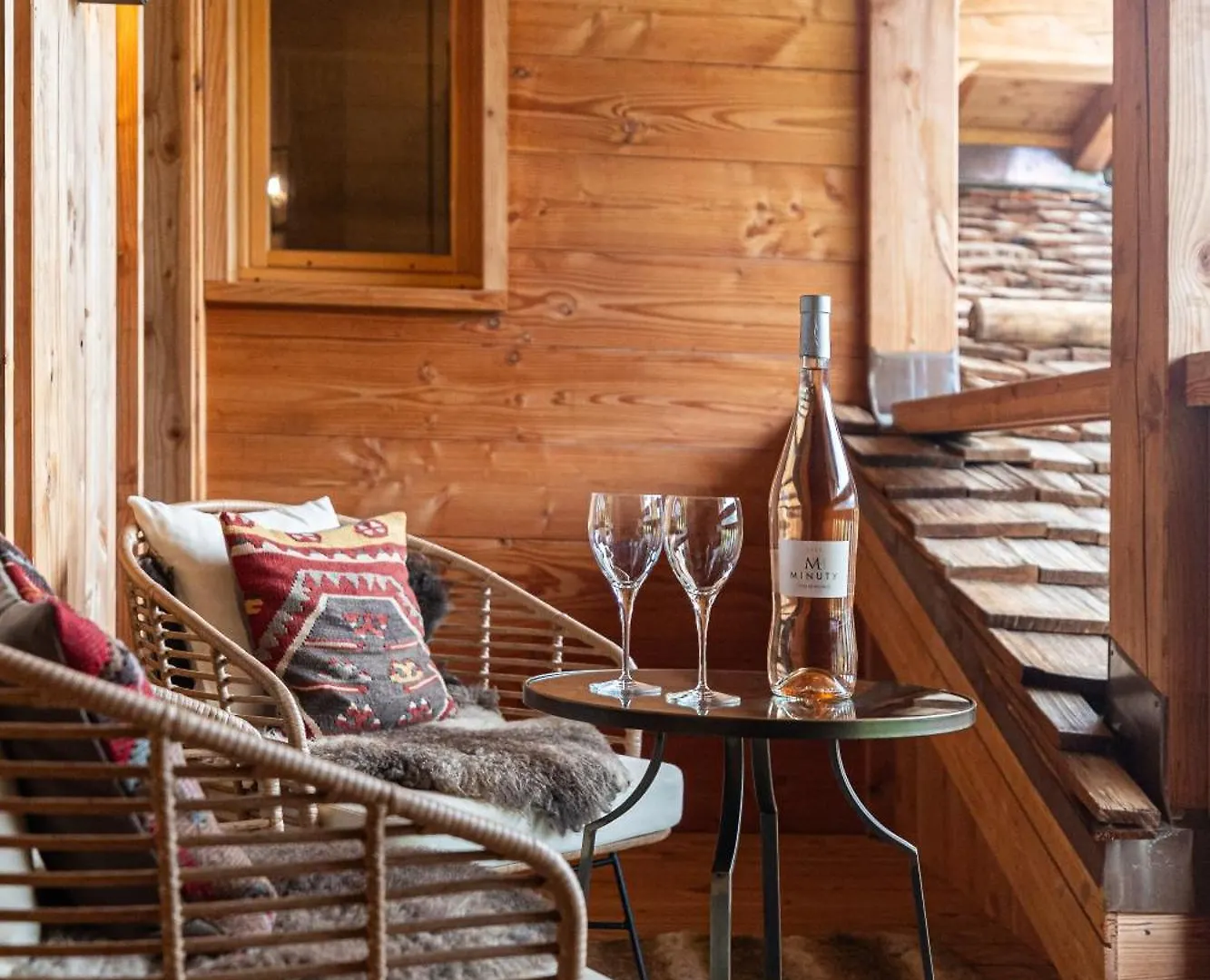 Luxury Megeve Chalet, Sleeps 8 With Mountain Views And Jacuzzi